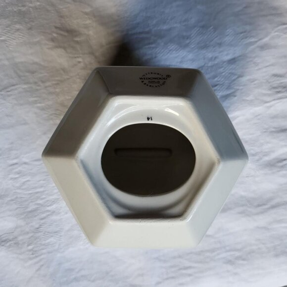 Peter Rabbit Coin Bank - Picture 8 of 12